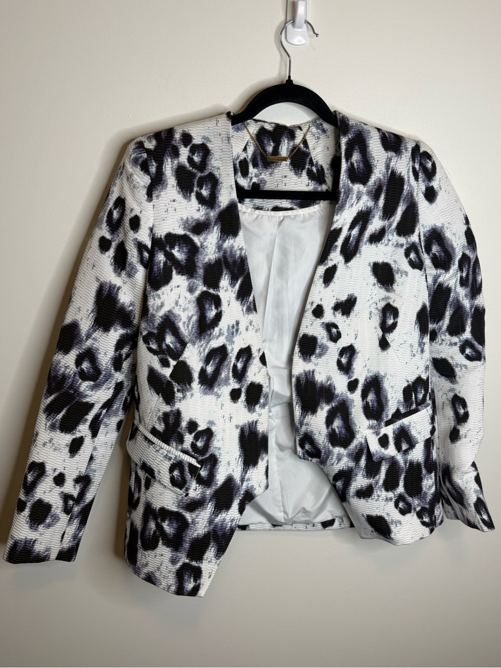 camilla & marc Black and White Leopard-Print Open Blazer size 6